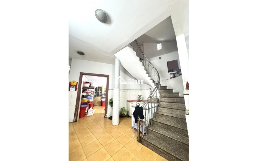 Bán nhà Phường Thủ Đức, đường Hồ Văn Tư, 110m2, 3 tầng, 4PN, sổ hồng, giá 5.7 tỷ. LH: 0933125879